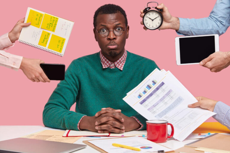 A colleague who doesn't know how to respect deadlines: How to deal with it?