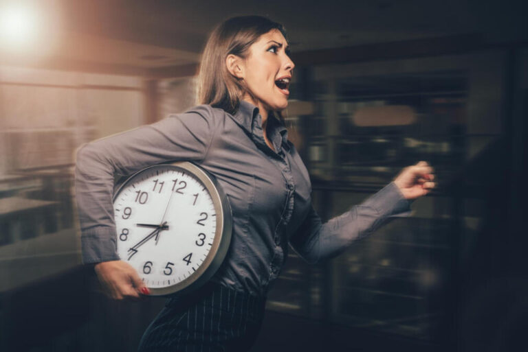 Chegar atrasado: Como abordar o problema pontualmente?